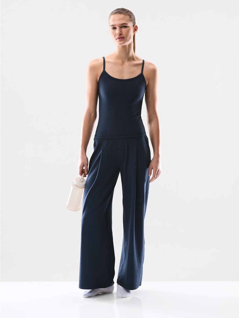Aritzia BUTTER Boundless Palazzo Pant Size 6 NWT
